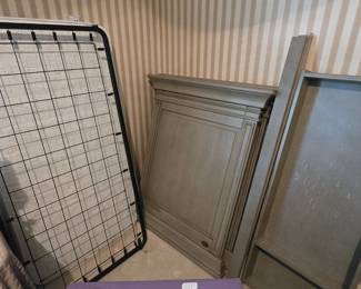 Baby Cache Baby Bed with Changing Table Tray