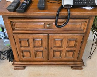Midcentury Sidetable
