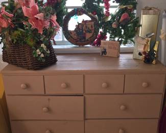 Dresser  - Christmas Decor 