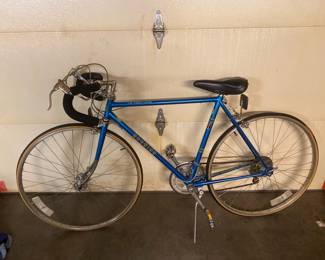 schwinn le tour luxe blue bicycle