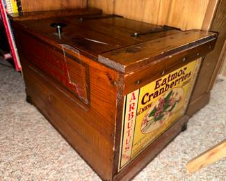 NJ Eatmor Cranberries Wooden shipping box