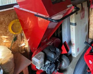 Powerbilt / Troy Bilt 6.5 OHV Chipper / Shredder $ 190.00