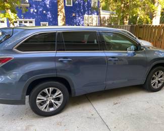 Toyota Highlander - 2014 - 79,000 miles $ 22,000