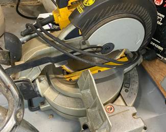 Delta Miter Saw - DW703 $ 90.00