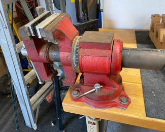Heavy Duty Rotating Vise $ 80.00