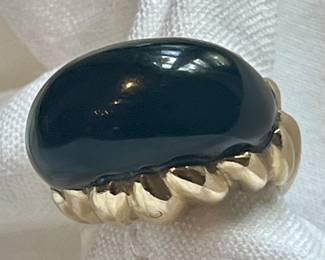 Onyx statement ring in gold