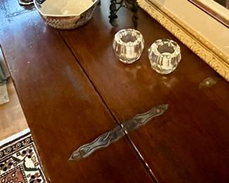 French pub table with two gates