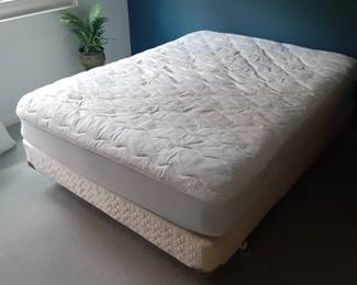 Queen size bed