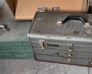Tackle/tools boxes
