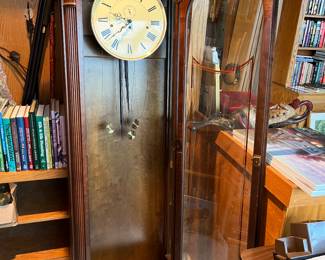 Howard Miller Cambridge wall clock, model 612-600.