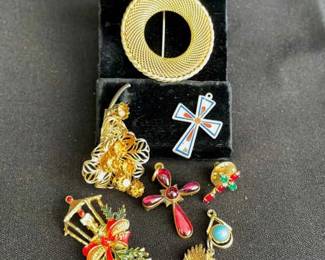 Variety of Pins * Kramer Brooch * Pendants * Crosses * Christmas * Vintage
