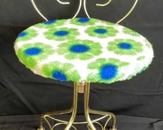 Vintage Gold Metal Scroll Design Metal Chair * Swiveling Accent Chair
