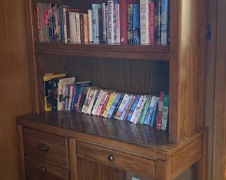 Broyhill desk with bookshelf 