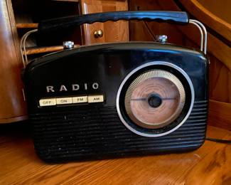 Retro portable radio