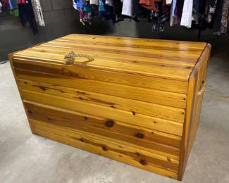 Cedar toy chest with rope handles 