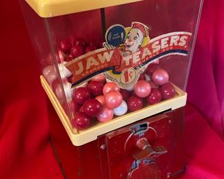 Vintage Jaw Teasers gumball machine with key