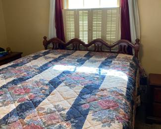 Headboard, mattress & boxspring