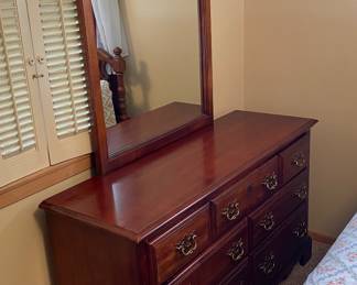 7-drawer wood dresser with mirror