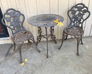 Cast iron cafe table & chairs