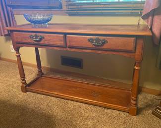 Solid wood sofa table with 2 drawers
