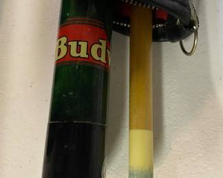 Vintage Budweiser pool cue w/case