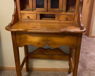 Small country-style desk