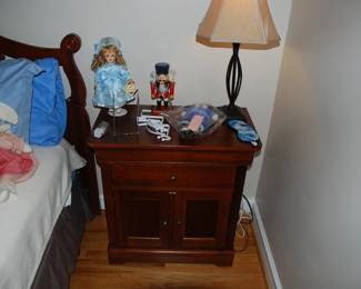 Vaughan Bassett side stand