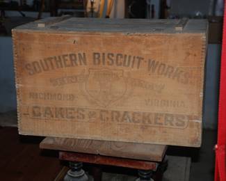 Southern Biscuit Works box, stenciling on both sides