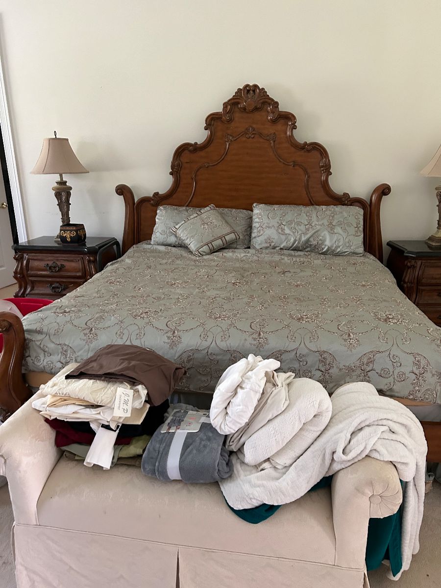 King size bed 