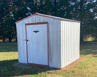 8ft x 8 ft Metal building with wood frame. *Must be moved by Nov 23