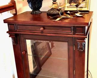 Mahogany Display Cabinet W/Shelves