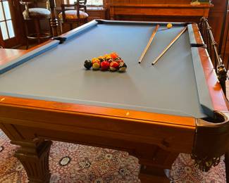 Olhansen Hampton Pool Table w/Accessories