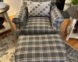 SMITH BROTHERS Armchair with Ottoman