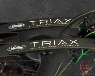 MATHEW Triax RH Bow and ICS Beman Arrow Set with Case