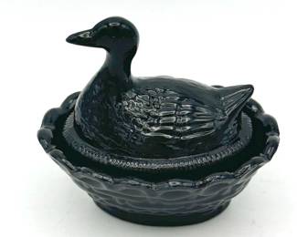 Duck on nest art glass