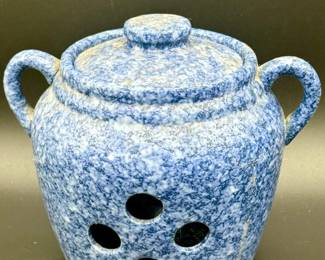 Williamstown Reproduction Candle Holder
https://ctbids.com/estate-sale/31612/item/3566218/Williamstown-Reproduction-Candle-Holder