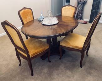 Henredon 5 pc dining set with 2 leaves