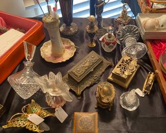 Little box and perfume bottle collection 
