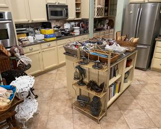 Full kitchen , Small metal folding shelf and metal animals decor pieces! 