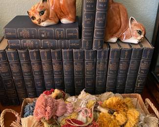Cute kitty books ends
Antique books
Tassels!!