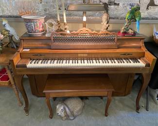 BALDWIN piano and bench