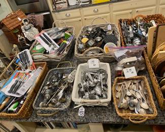 Utensils, knives, silverware, trivets…everything you could need!! 