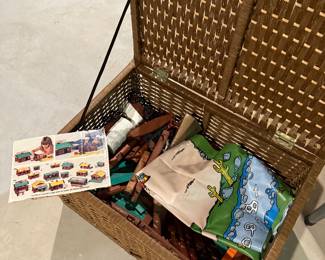 Basement 
Vtg Link n logs 