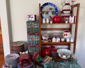 Dining Room 
Added extra x-mas to table!