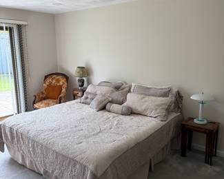 Bedroom 
King size bed