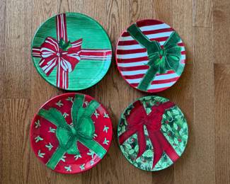 Dining Room 
Set of 4 x-mas plates-multiple sets plus 4 sets in boxes new.