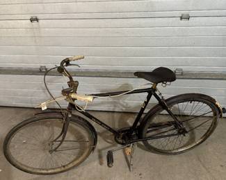 Garage 
Raleigh bike