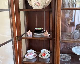 Dining Room 
Cups & Saucers