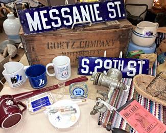 Goetz Company wood beer crate