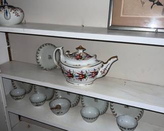 Fine looking porcelain 